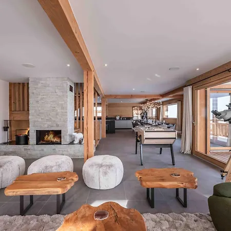 Moderne A Avec Piscine Et Espace Bien-etre - Fr-1-569-160 *